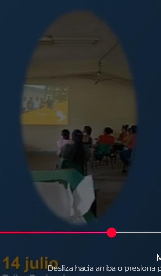 Familias y comunidad participando en la jornada.